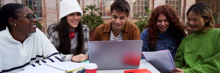 ¿Cómo ha cambiado la manera de estudiar de las generaciones hiperconectadas?